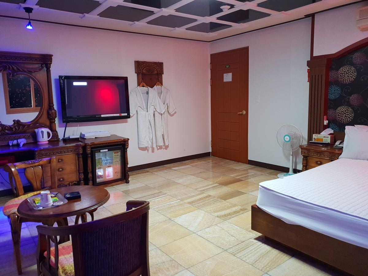 Plus Motel Busan Exterior foto